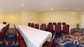 Hotel Stayapt Alexandria-fort Belvoir 2*
